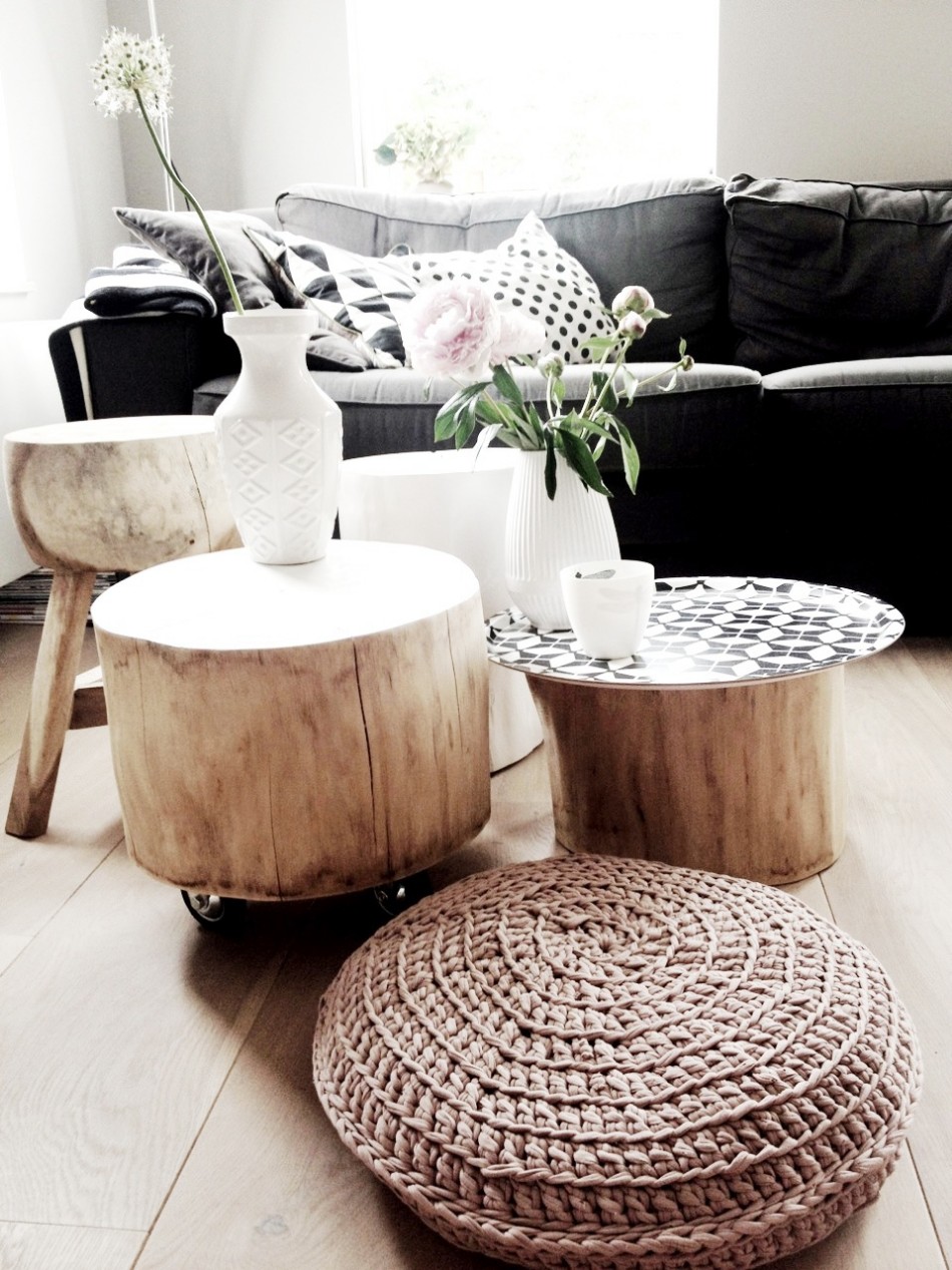 12 Modern Coffee and Side Tables With Wheels | www.bocadolobo.com #coffeeandsidetables #coffeetableswithwheels #interiosdesign #interios #sittingroom #licingroom #sidetable