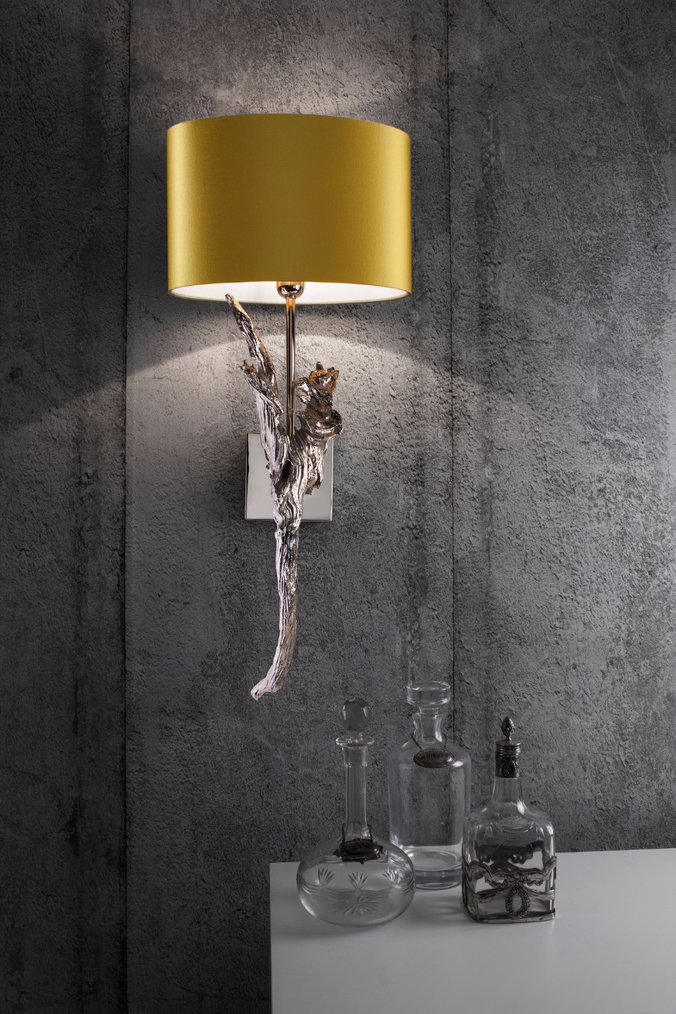 10 Wall Lamps Ideas | www.bocadolobo.com #walllamps #sittingroom #coffeeandsidetables #lighting #sconces #luxurysconces #luxurybrands #luxury #luxuriouswalllamps #luxurious