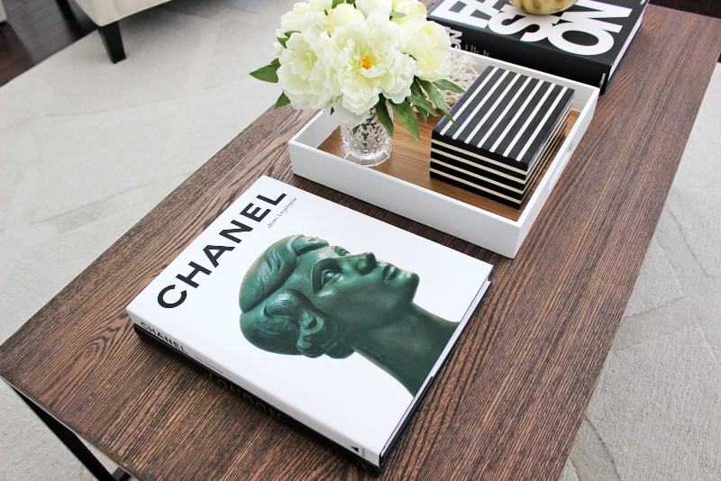 The Best Way to Decorate your Coffee Table